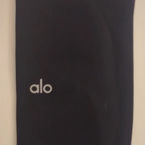 ALO Yoga Black Leggings With Front Cutouts - Picture 3 of 8
